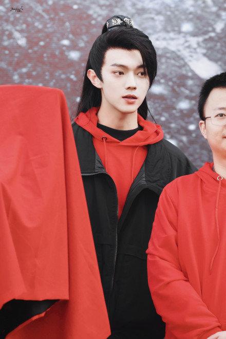 雪領(lǐng)鷹主最新章節(jié)，探尋未知世界的神秘力量